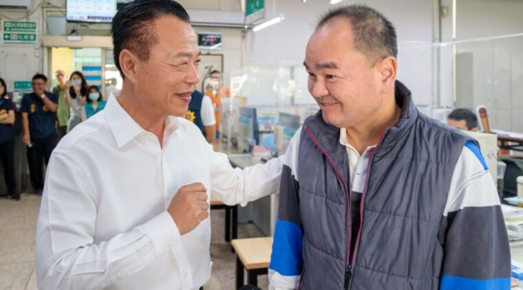 竹崎地政與警方聯手成功攔阻800萬元詐騙案!翁章梁拍短片籲勿輕易上當