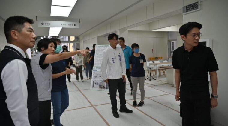 視察全新臺東市衛生所看診環境!饒慶鈴宣布:基層醫護「加薪升等」留人才
