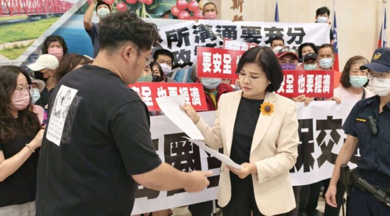 斗六民生南路商圈自救會遞陳情書 張麗善:盡力與斗六公所協調 符合各方需求