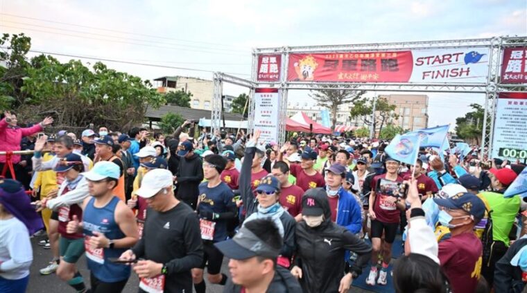 彰化馬拉松嘉年華最終場!2025順澤宮冠軍路跑 3000人齊聚埔鹽與神同行