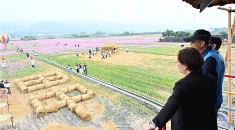 2025秋收冬藏稻草藝術節熱鬧登場 將12公頃稻田化為美麗畫布