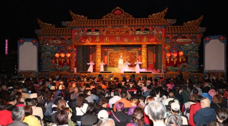 國家級戲曲走入偏鄉!明華園「女神何仙姑」國姓巡演爆棚