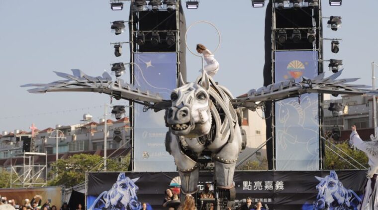 台灣燈會獨嘉亮相!法國「飛天白馬秀」搶先開箱