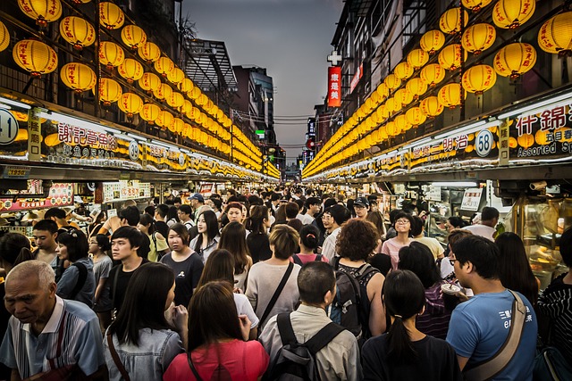 基隆市宣布所有公共場所及騎樓自即日起一律禁止戶外烤肉，民眾只能在家中與同住家人烤肉