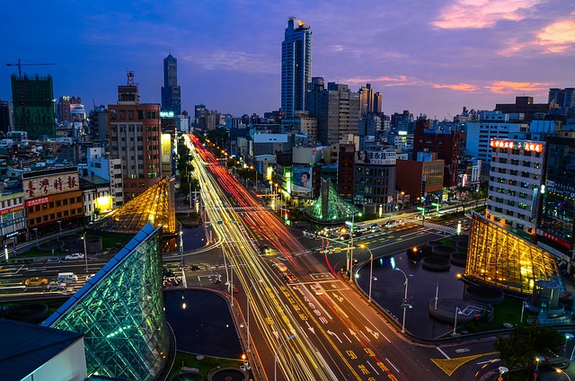 東北季風強勁 台南市永康、南區、北區等區發生樹倒及廟會牌樓吹倒事件